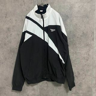 【大人気！一点物】reebok buccaneers ナイロンジャケット　XL