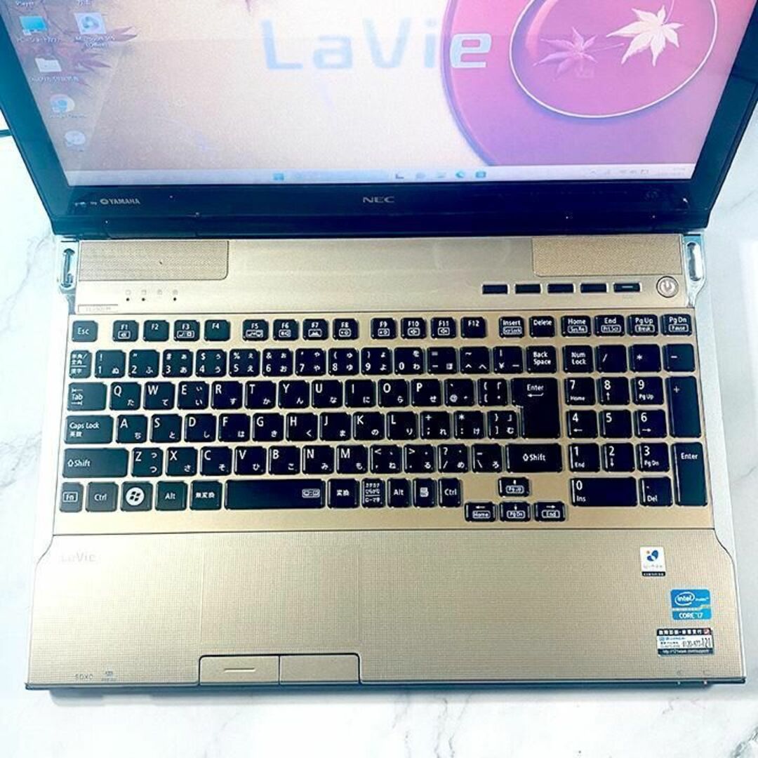 【軽快・美品】Dynabook ４コアCore i7 タッチパネル ブルーレイ