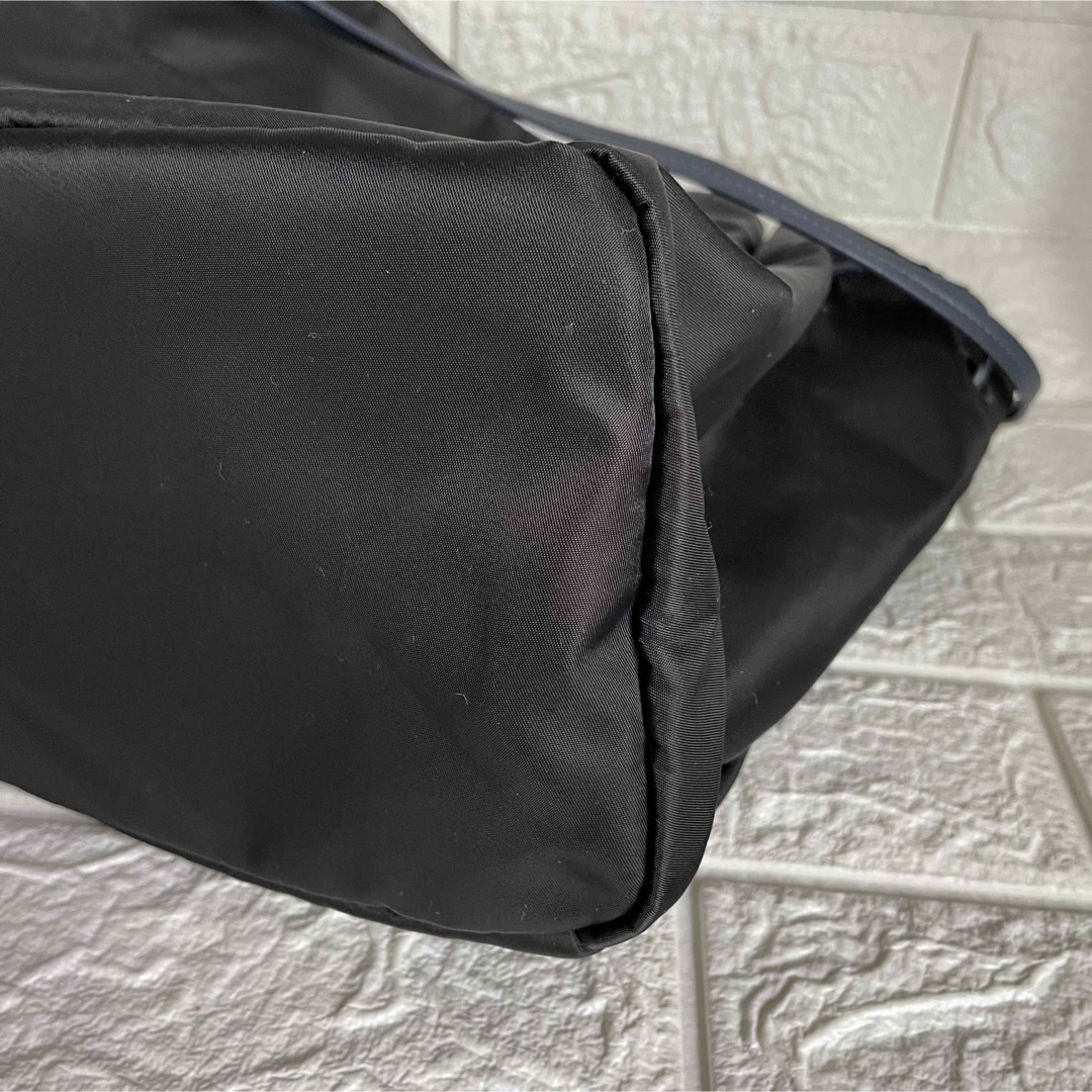 agnes b.(アニエスベー)の美品:アニエスベーボヤージュ トート　ブラック　肩掛け　ナイロン　A4 レディースのバッグ(トートバッグ)の商品写真
