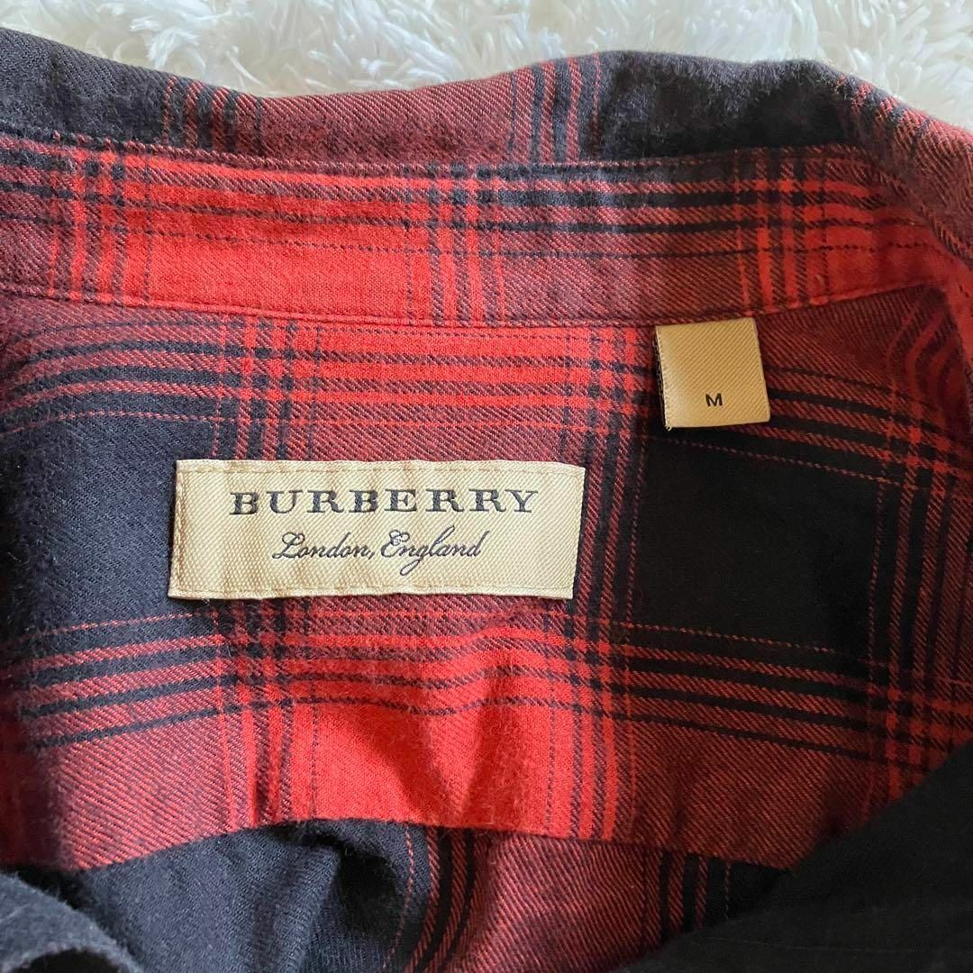 BURBERRY(バーバリー)のバーバリー　長袖シャツ　ノバチェック　メガチェック　現行に近いタグ　赤　黒　M メンズのトップス(シャツ)の商品写真