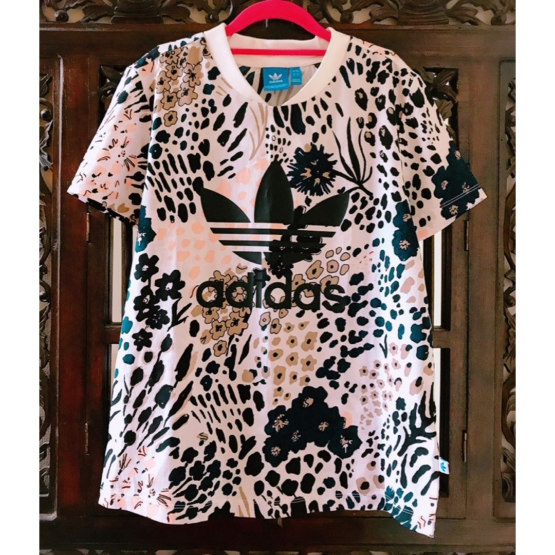 adidas(アディダス)のアディダス オリジナルス 希少 花柄 レオパード TTP ジャージ パーカー 桜 レディースのトップス(Tシャツ(半袖/袖なし))の商品写真