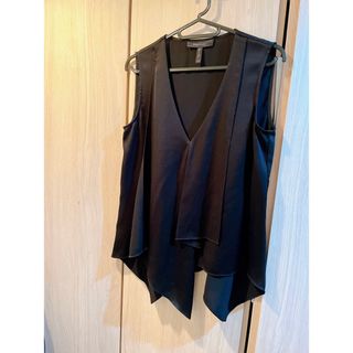 ビーシービージーマックスアズリア(BCBGMAXAZRIA)のBCBGMAXAZRIA トップス(カットソー(半袖/袖なし))