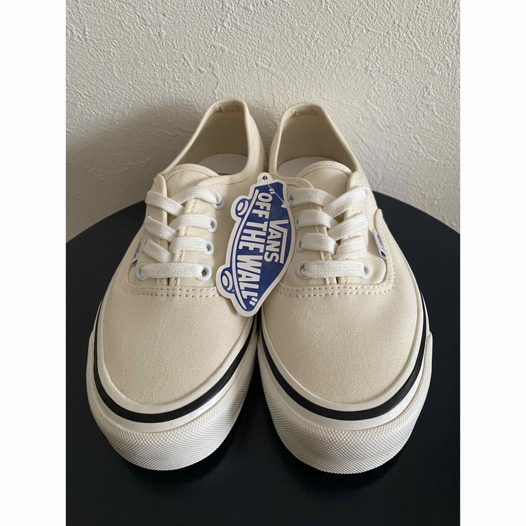 VANS(ヴァンズ)の【未使用】アナハイム VANS バンズ オーセンティック　23.5 レディースの靴/シューズ(スニーカー)の商品写真