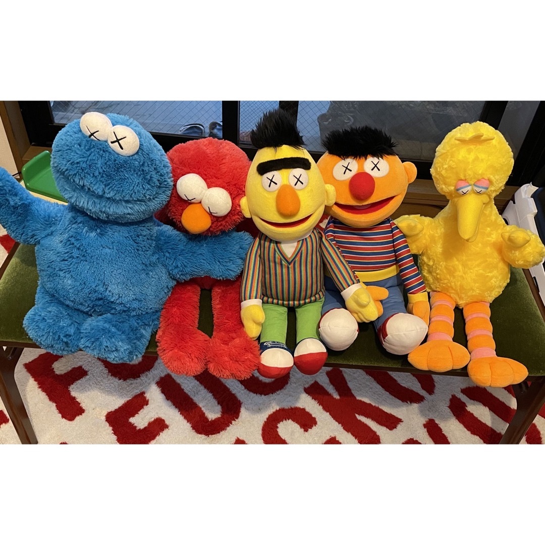 kaws sesame street uniqlo ぬいぐるみ　セット