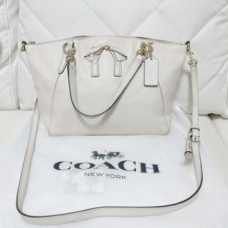 コーチ(COACH)のcoach レディースバック　ホワイト(ショルダーバッグ)