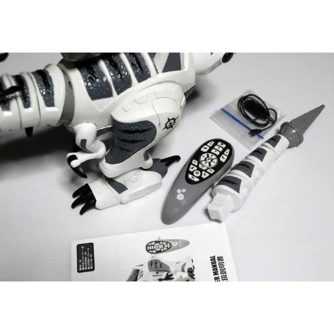 恐竜型ロボットROBODINOSAUR X/ロボダイナソーエックスホワイトカラー エンタメ/ホビーのおもちゃ/ぬいぐるみ(トイラジコン)の商品写真