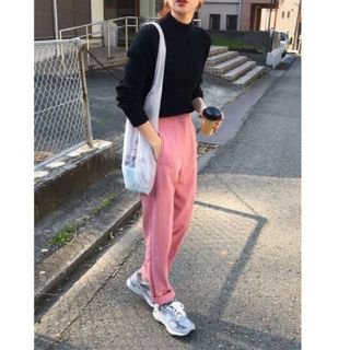 ザラ(ZARA)のZARA ハイウェストカラーパンツ M(クロップドパンツ)