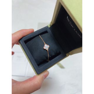 ヴァンクリーフアンドアーペル(Van Cleef & Arpels)のバンクリーフ&アーペル スウィートアルハンブラ　ブレスレット(ブレスレット/バングル)