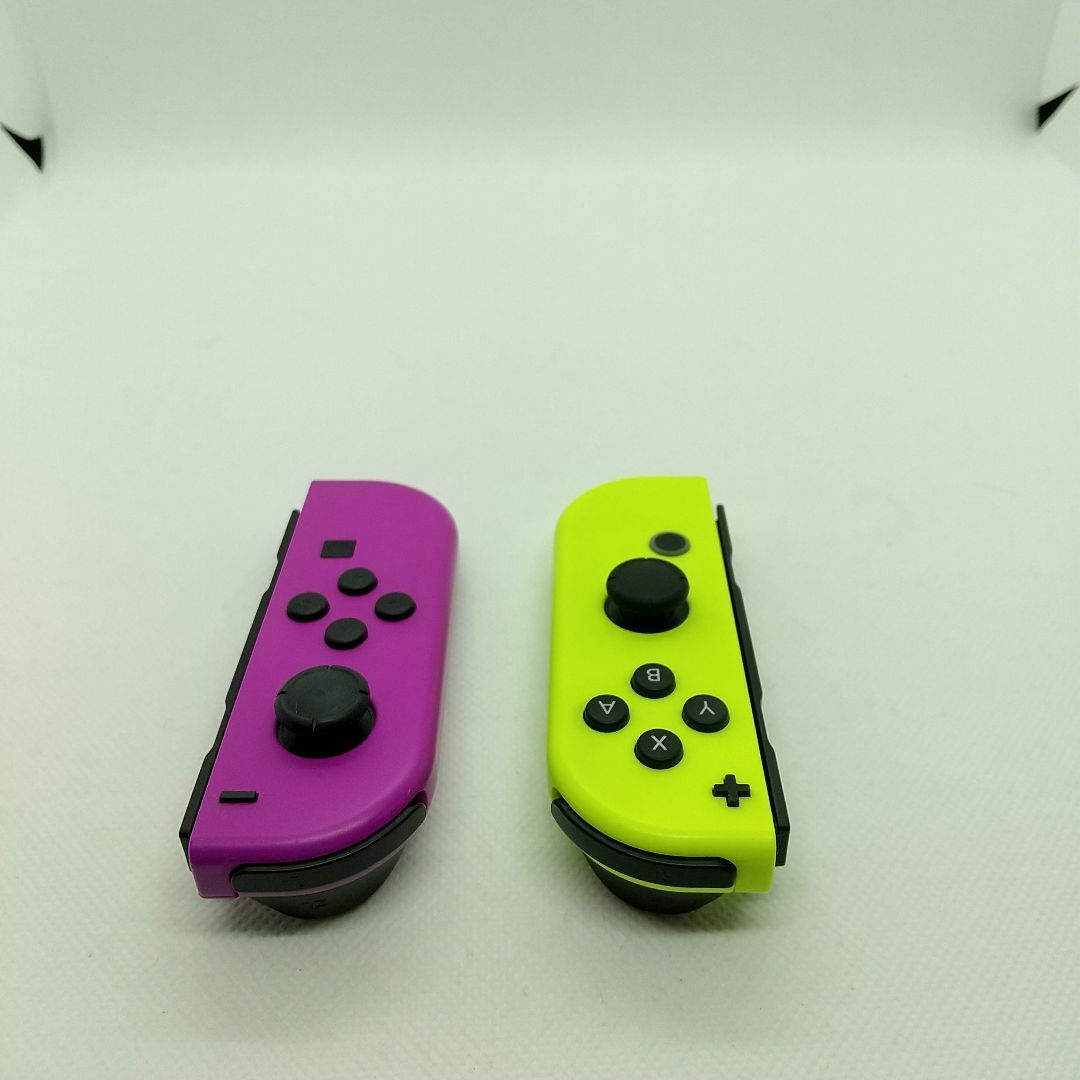 Nintendo Switch(ニンテンドースイッチ)のパープル左①＆イエロー右①　ジョイコン2つセット エンタメ/ホビーのゲームソフト/ゲーム機本体(家庭用ゲーム機本体)の商品写真