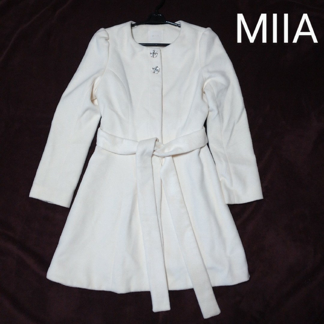 【送料込】MIIA　ビジューボタン　ノーカラーコート（ホワイト）