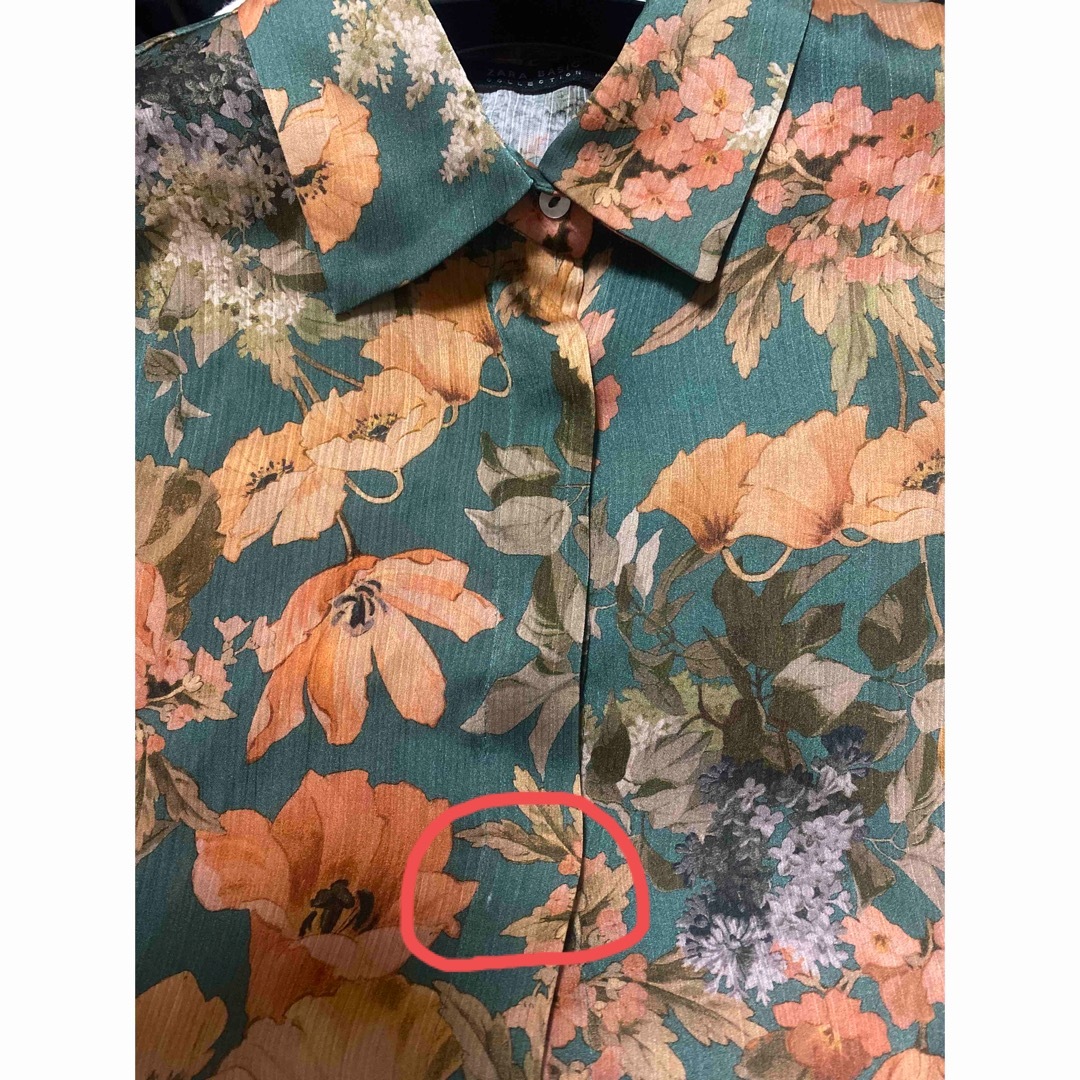 ZARA(ザラ)のZARA 花柄シャツ　ブラウス　グリーン レディースのトップス(シャツ/ブラウス(長袖/七分))の商品写真