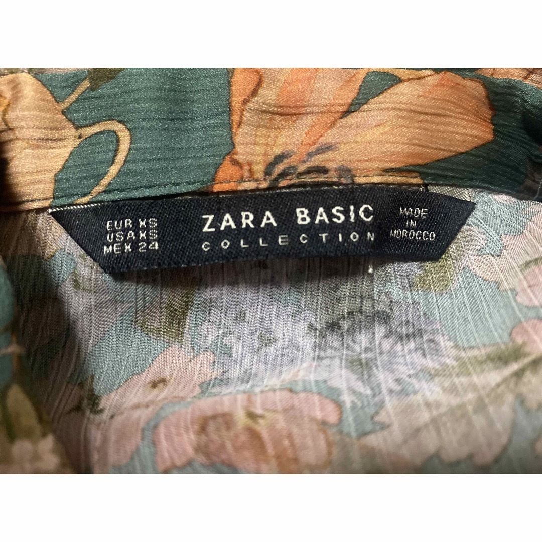 ZARA(ザラ)のZARA 花柄シャツ　ブラウス　グリーン レディースのトップス(シャツ/ブラウス(長袖/七分))の商品写真
