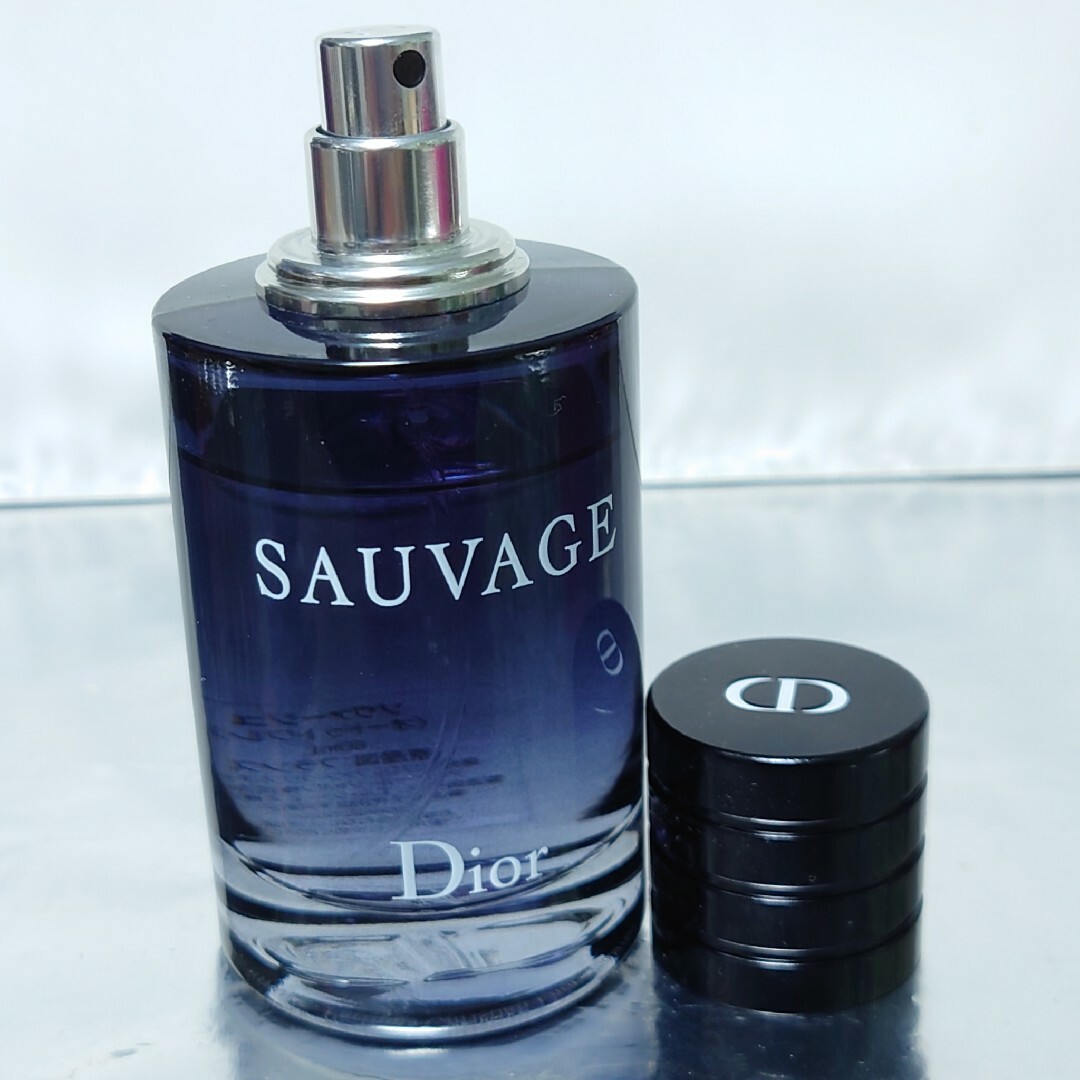 Christian Dior(クリスチャンディオール)の【残量80％】クリスチャンディオール ソヴァージュ オードゥトワレ 60ml コスメ/美容の香水(香水(男性用))の商品写真