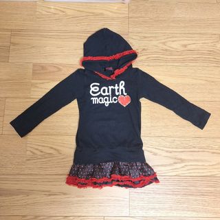 アースマジック(EARTHMAGIC)のアースマジック　女の子　長袖　パーカー　ロンティー　黒　赤　フリル(Tシャツ/カットソー)