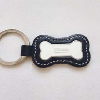 コーチ(COACH)のCOACH コーチ　キーホルダー　チャーム　犬チャーム　黒(キーホルダー)