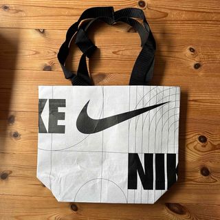 ナイキ ショッパーの通販 300点以上 | NIKEのレディースを買うならラクマ