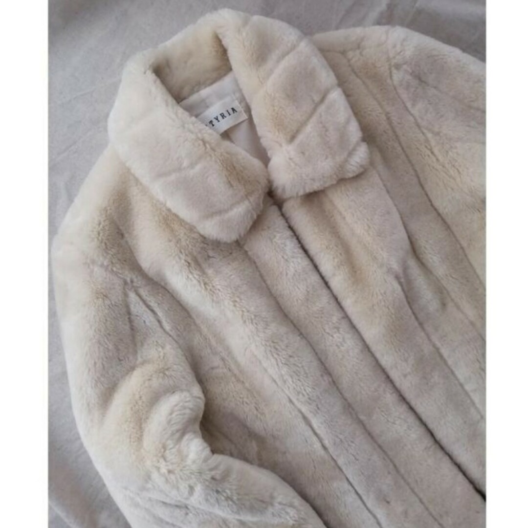Lochie(ロキエ)の▷used　エコファー ショートコート レディースのジャケット/アウター(毛皮/ファーコート)の商品写真