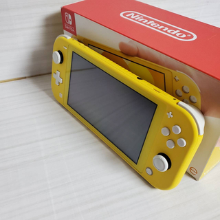 新品Nintendo Switch Lite イエロー　⭐︎送料無料⭐︎