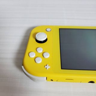 新品Nintendo Switch Lite イエロー　⭐︎送料無料⭐︎