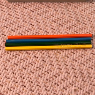 ミツビシエンピツ(三菱鉛筆)の三菱色鉛筆　4色組み合わせ自由(色鉛筆)