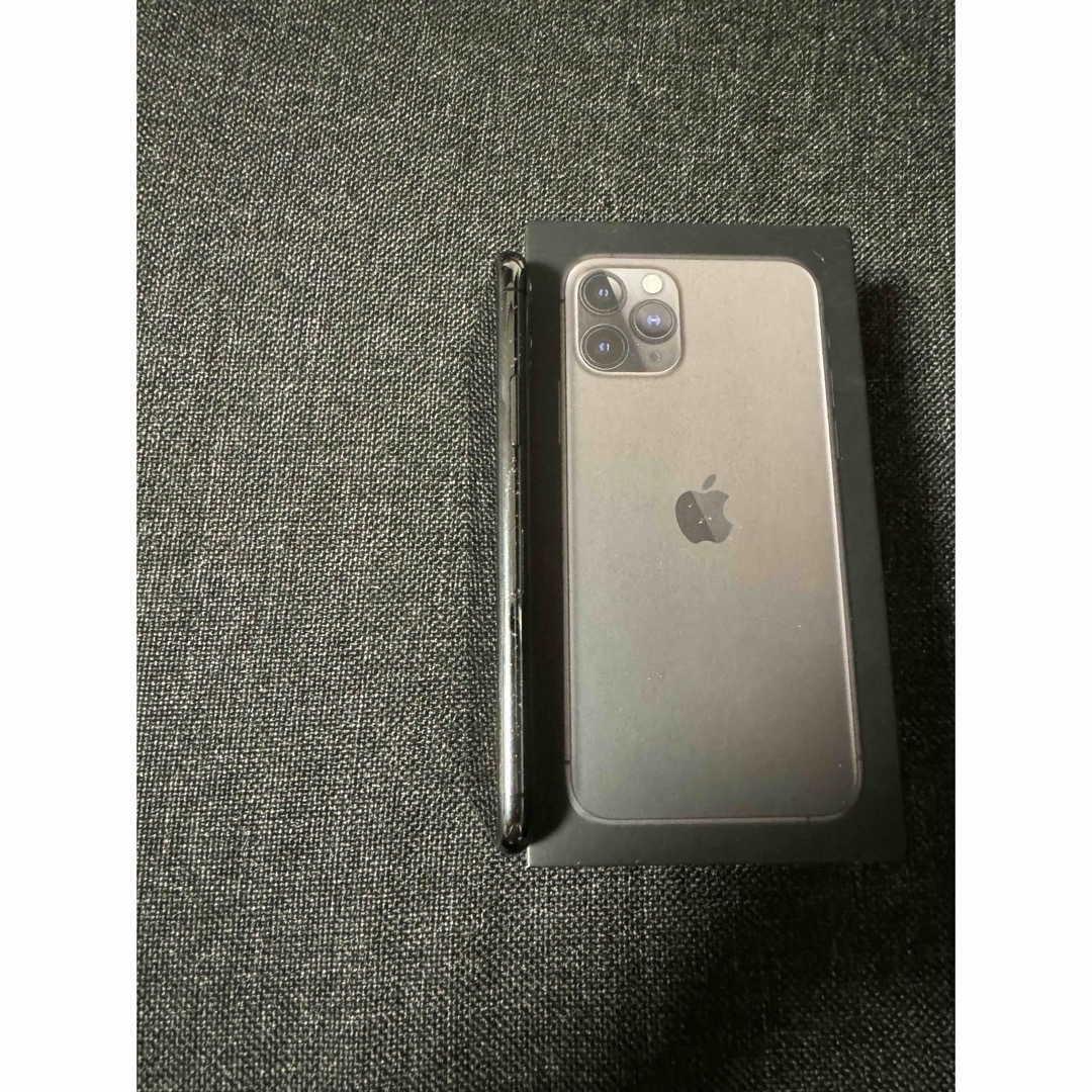 iPhone(アイフォーン)のiPhone 11 Pro スペースグレイ 256 GB スマホ/家電/カメラのスマートフォン/携帯電話(スマートフォン本体)の商品写真