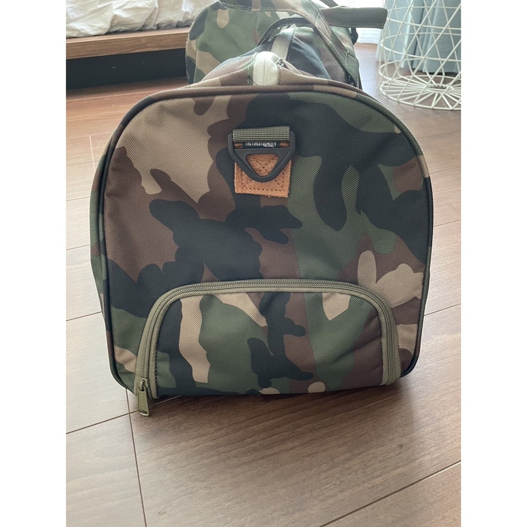 ボストンバッグ 迷彩 新品 ハーシェルサプライのボストンバッグ