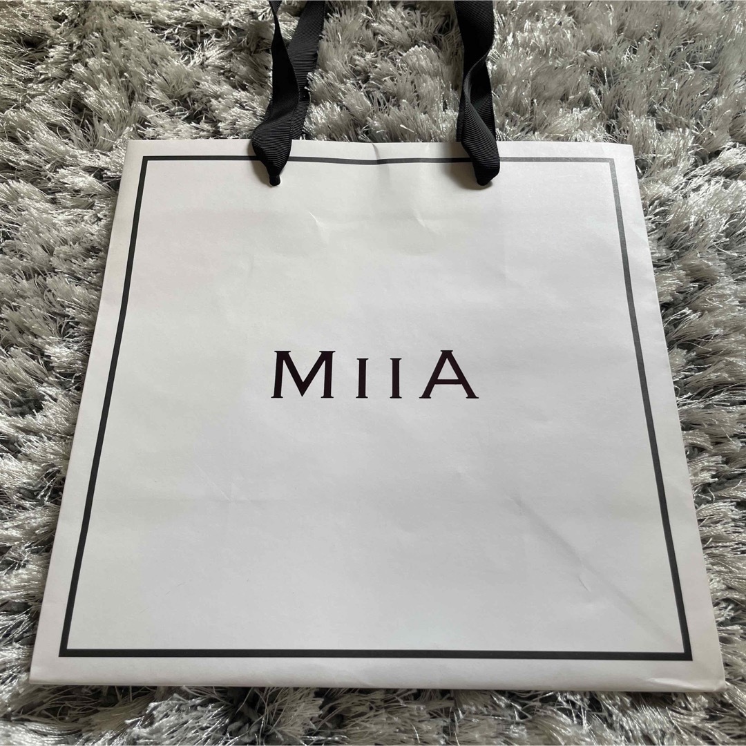 MIIA(ミーア)のミーア 紙袋 レディースのバッグ(ショップ袋)の商品写真