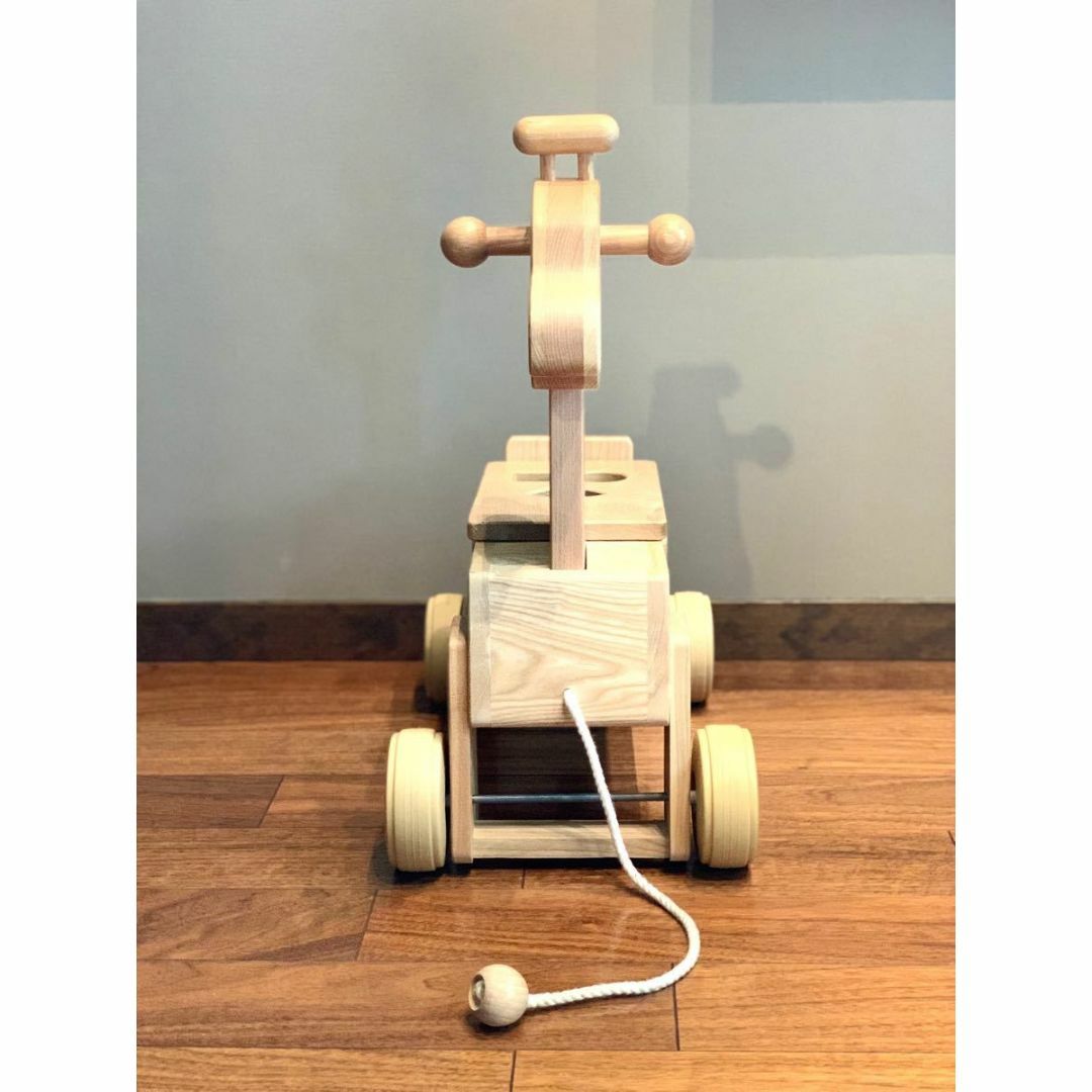 【月花様専用】日本製木のおもちゃ型はめ 木の引き車 乗用キリン（知育パズル付き） キッズ/ベビー/マタニティのおもちゃ(知育玩具)の商品写真