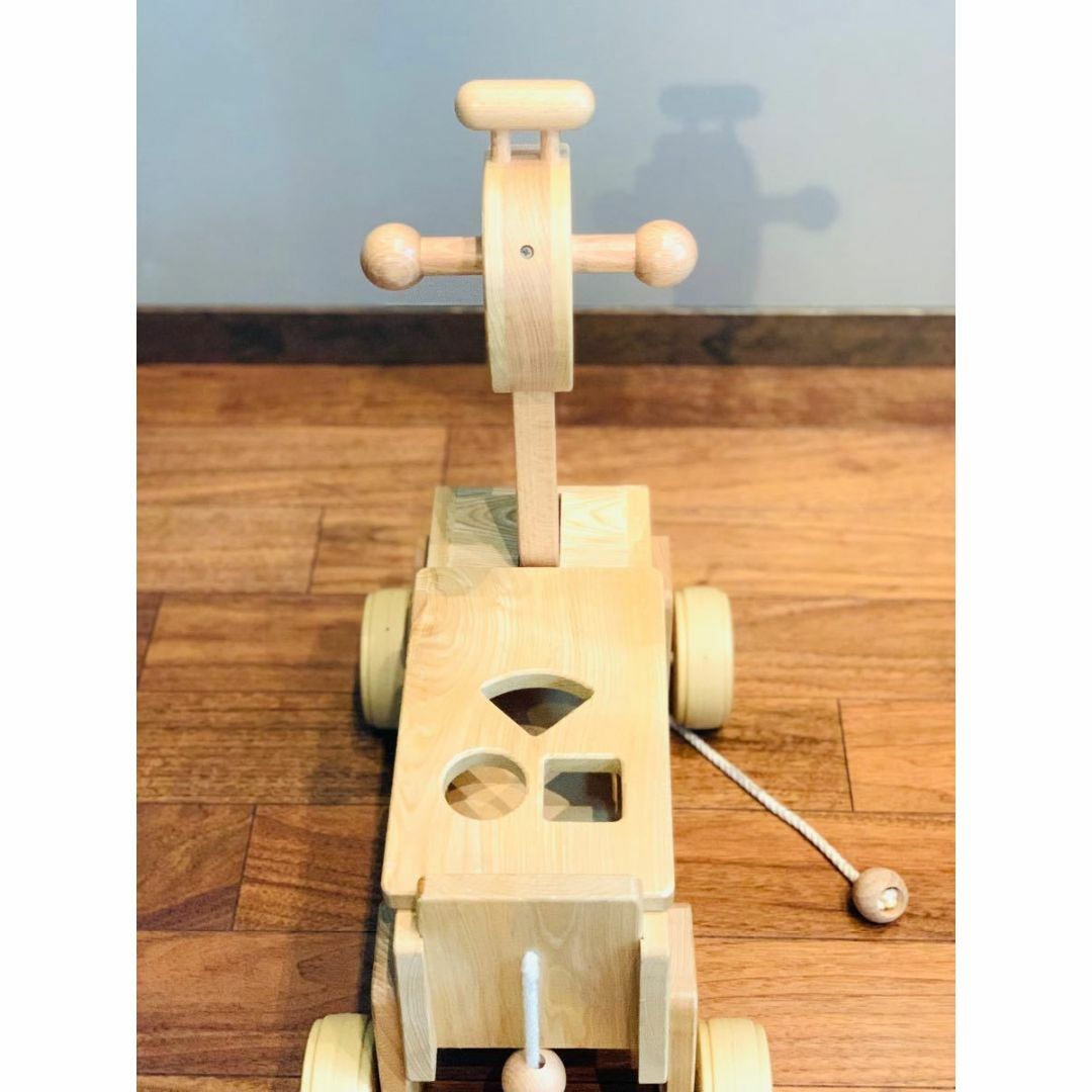 【月花様専用】日本製木のおもちゃ型はめ 木の引き車 乗用キリン（知育パズル付き） キッズ/ベビー/マタニティのおもちゃ(知育玩具)の商品写真