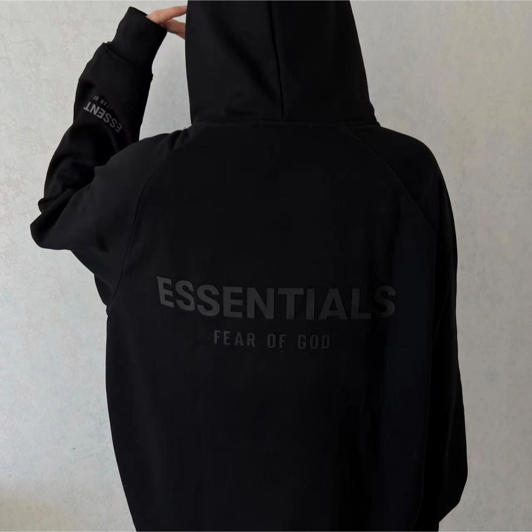 Essential(エッセンシャル)のESSENTIALS パーカー男女兼用 高級感 フート付き 後ろLOGO メンズのトップス(パーカー)の商品写真