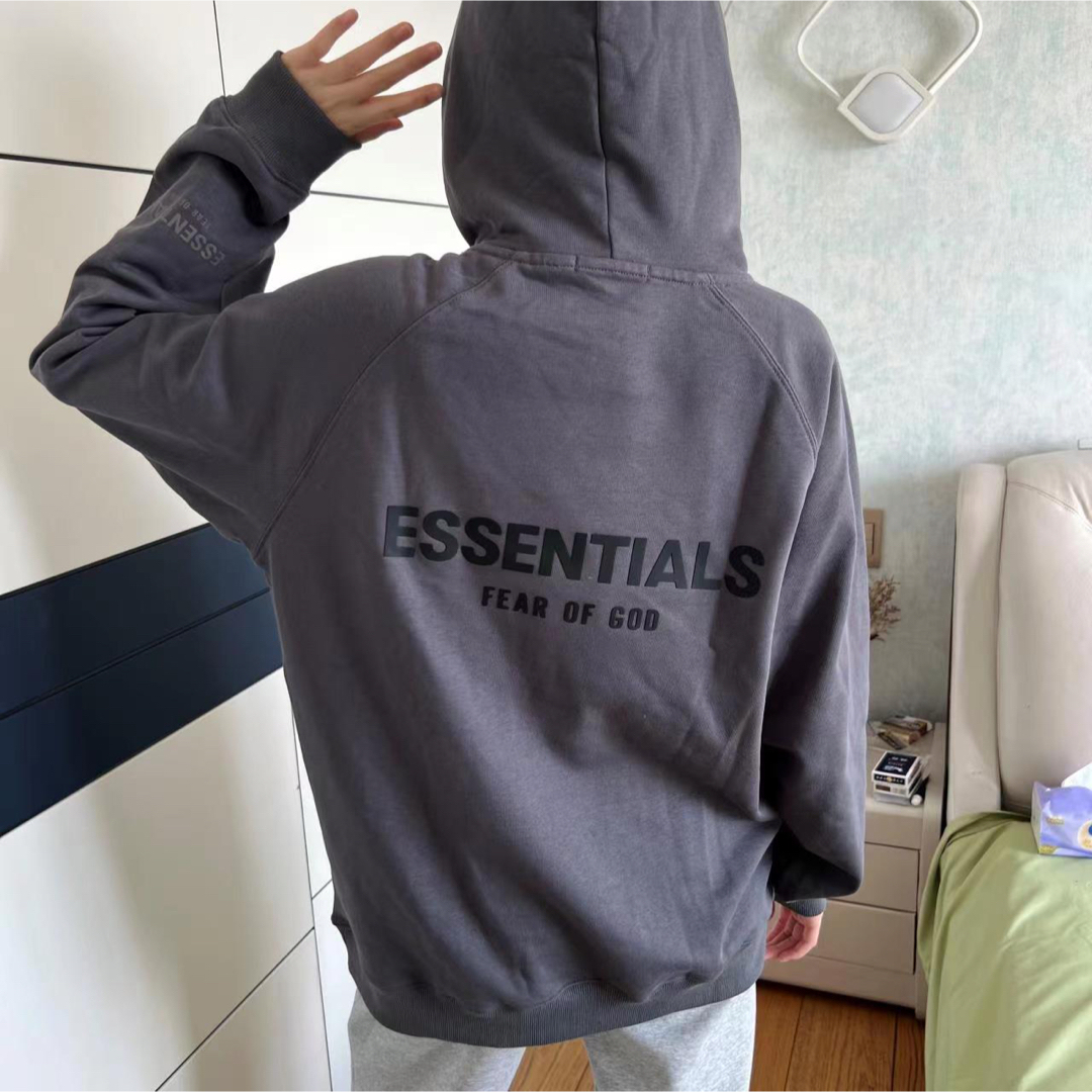 Essential(エッセンシャル)のESSENTIALS パーカー男女兼用 高級感 フート付き 後ろLOGO メンズのトップス(パーカー)の商品写真