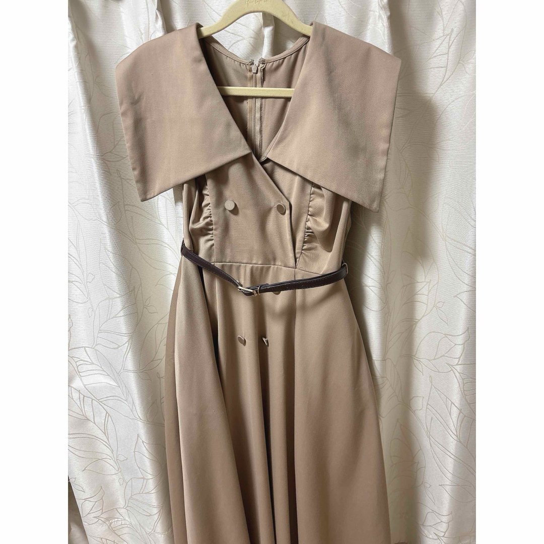 Vincennes Belted Big Collar Dress