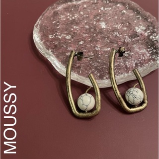 マウジー(moussy)のマウジー　ピアス　レディース　アクセサリー　MOUSSY 女性用　真鍮　ストーン(ピアス)