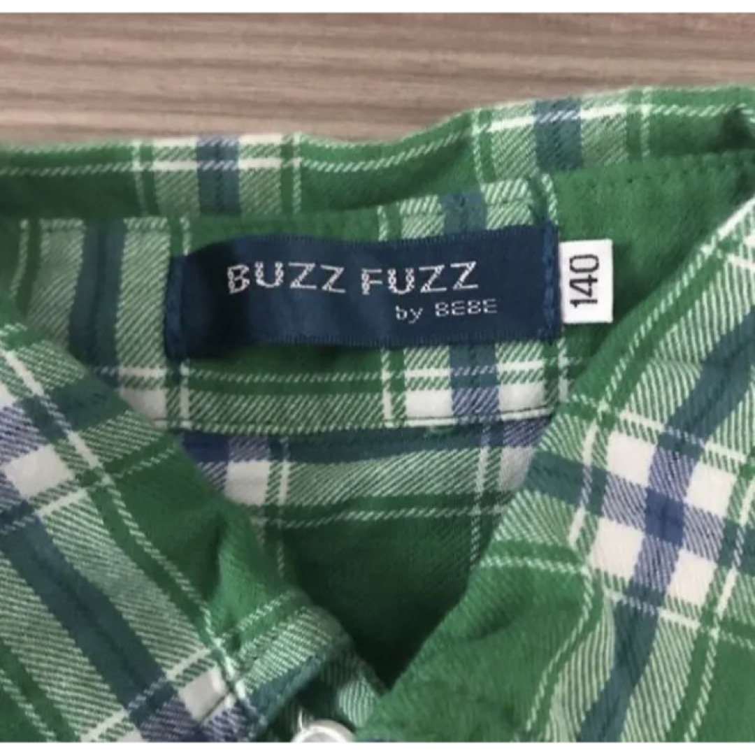 BeBe(ベベ)のBUZZ FUZZ by BEBE キッズ　チェック　長袖　シャツ　140 美品 キッズ/ベビー/マタニティのキッズ服男の子用(90cm~)(ブラウス)の商品写真