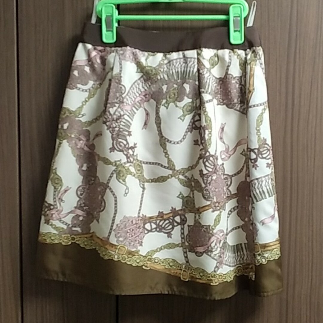 Apuweiser-riche(アプワイザーリッシェ)の♡アプワイザーリッシェ♡スカーフ柄♡スカート♡サイズ1♡ レディースのスカート(ひざ丈スカート)の商品写真
