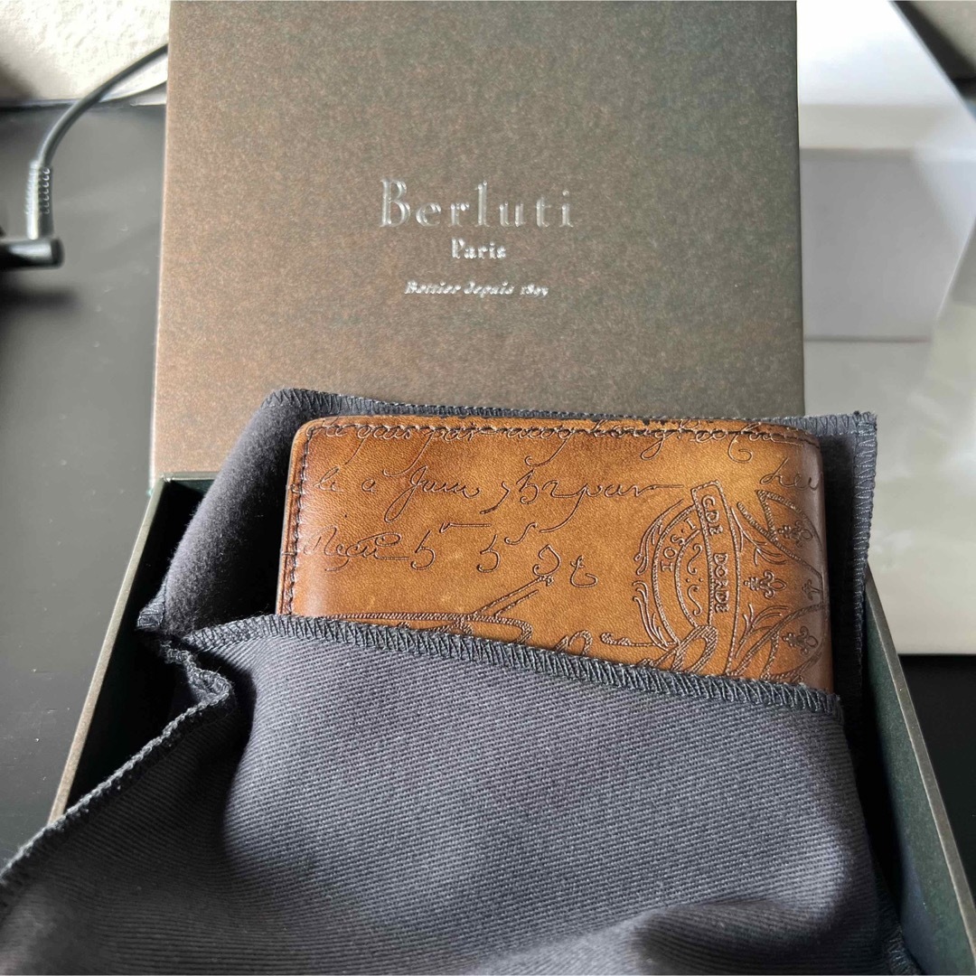 Berluti(ベルルッティ)の【美品】BERLUTI ベルルッティ マコレ スクリット MAKORE メンズのファッション小物(折り財布)の商品写真