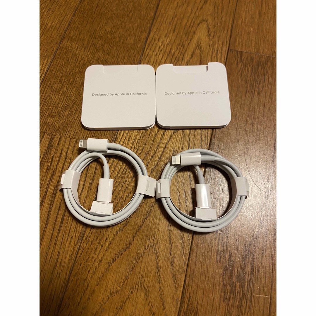 Apple(アップル)のiPhone 純正 タイプC ライトニングケーブル Apple正規品 2本セット スマホ/家電/カメラのスマートフォン/携帯電話(バッテリー/充電器)の商品写真