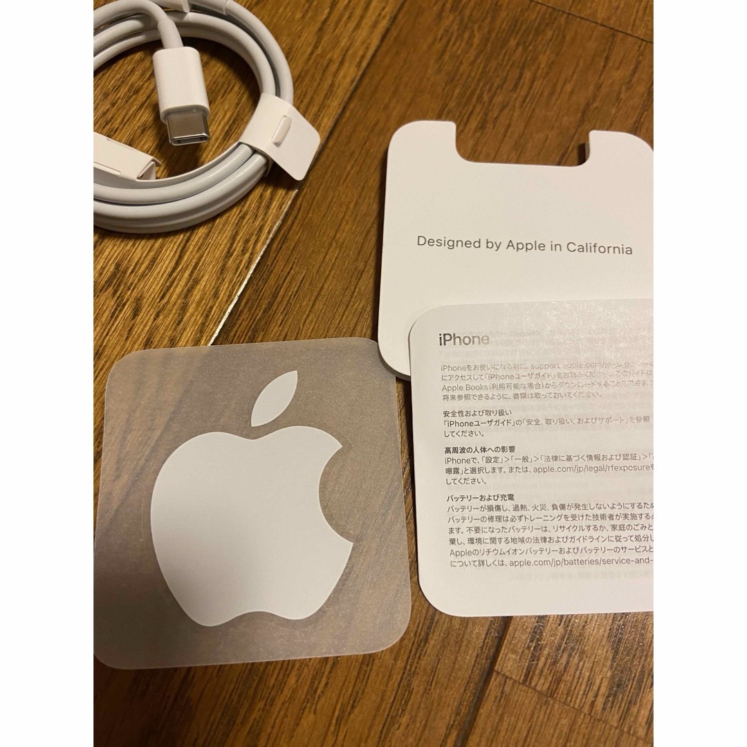 Apple(アップル)のiPhone 純正 タイプC ライトニングケーブル Apple正規品 2本セット スマホ/家電/カメラのスマートフォン/携帯電話(バッテリー/充電器)の商品写真