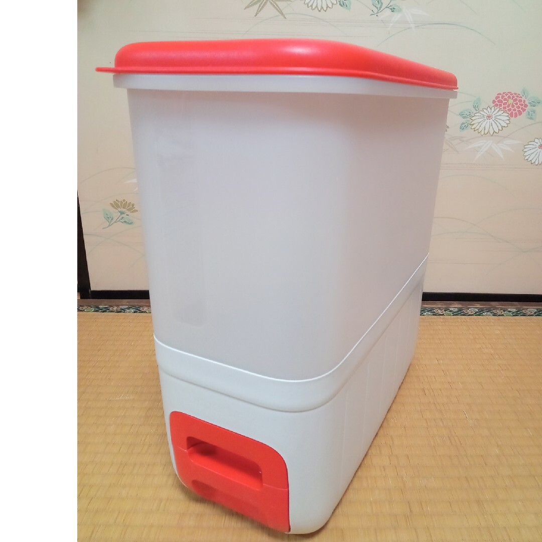タッパーウェア 米櫃 【SALE/86%OFF】 - 保存容器・ケース タッパーウェア 米櫃 【SALE/86%OFF】 - 保存容器・ケース