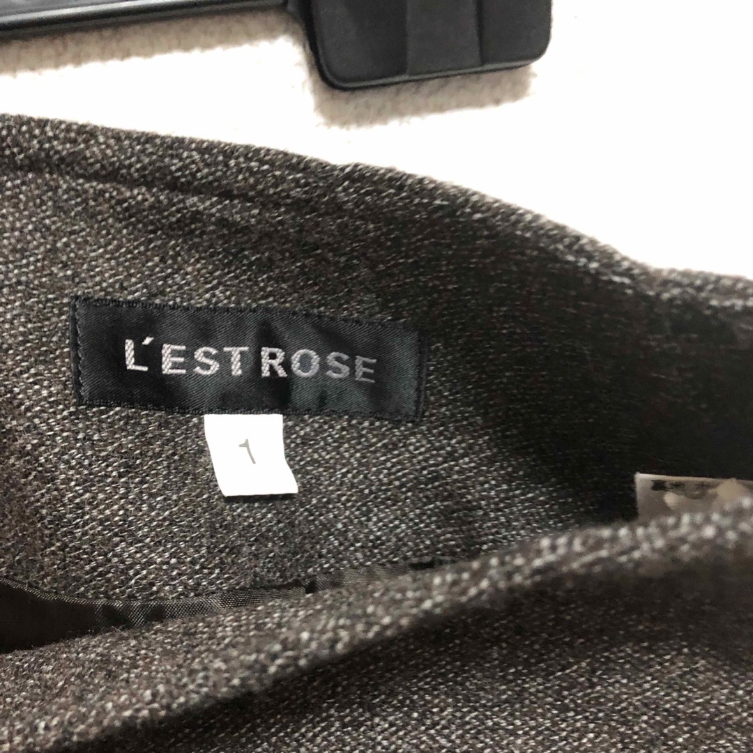 L'EST ROSE(レストローズ)のレストローズ　刺繍スカート レディースのスカート(ひざ丈スカート)の商品写真