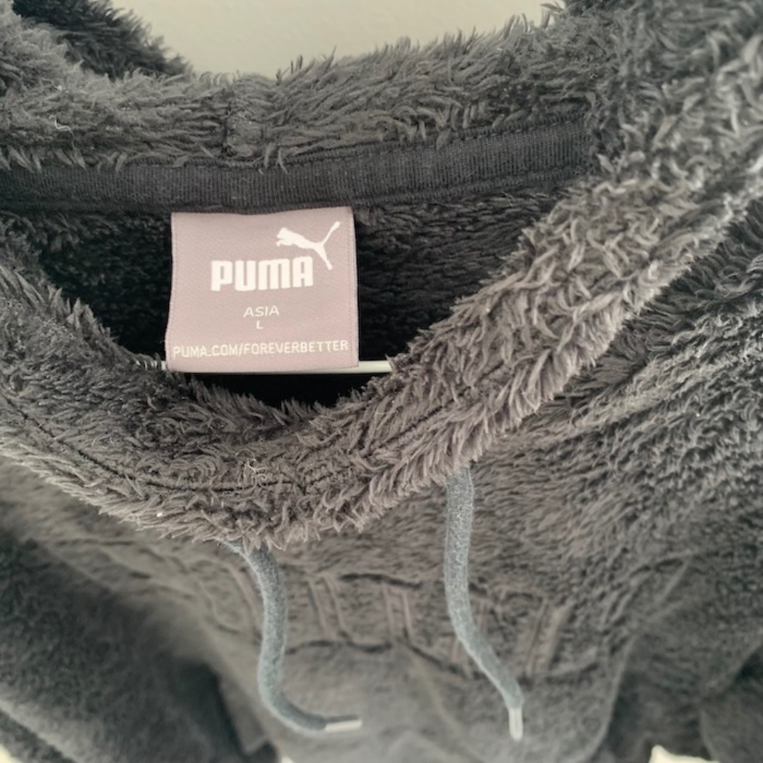 PUMA(プーマ)のキッズ　アウター　モコモコプルオーバー　パーカー　PUMA  黒　L　着丈64 キッズ/ベビー/マタニティのキッズ服男の子用(90cm~)(ジャケット/上着)の商品写真