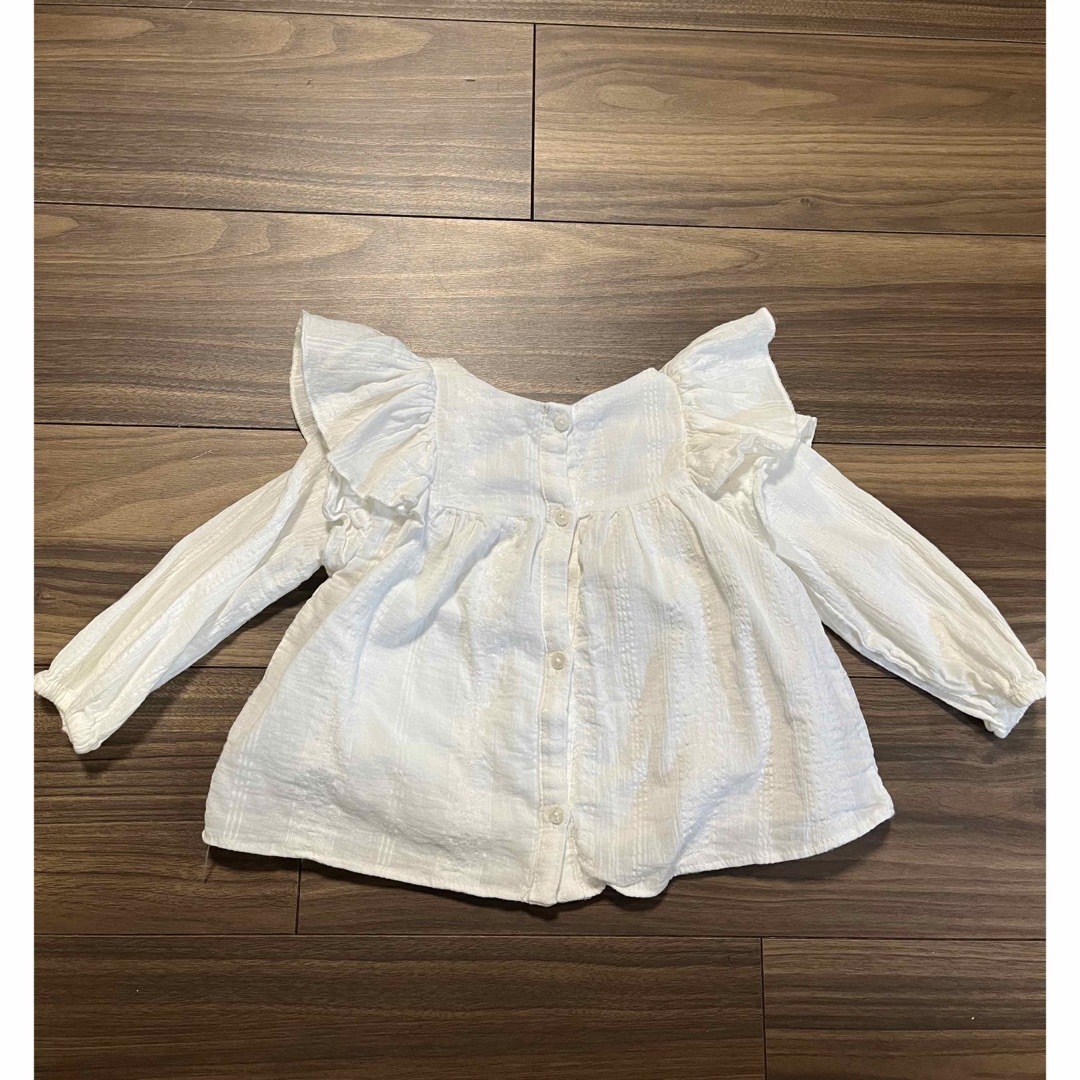 ZARA(ザラ)のZARA 長袖ブラウス　白　12-18month 86cm キッズ/ベビー/マタニティのベビー服(~85cm)(シャツ/カットソー)の商品写真