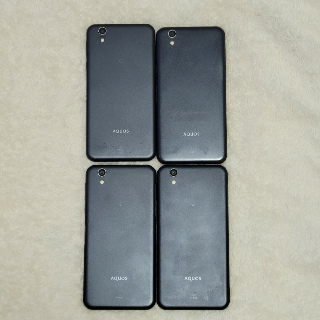 docomo SH-02J AQUOS EVER ブラック4台　ドコモスマホ 1