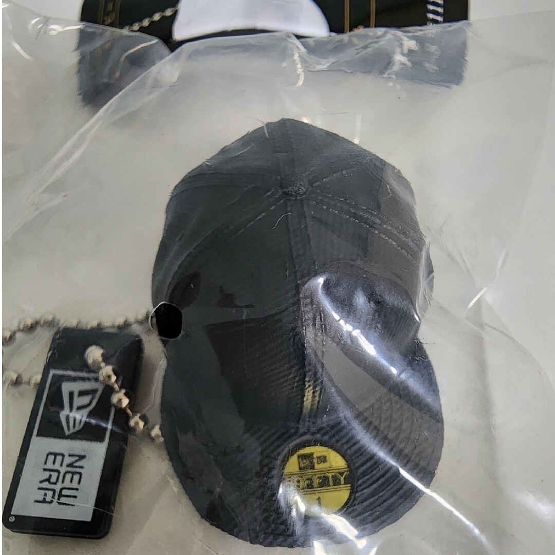 NEW ERA(ニューエラー)のニューエラ　ガチャ　ブラック エンタメ/ホビーのコレクション(その他)の商品写真