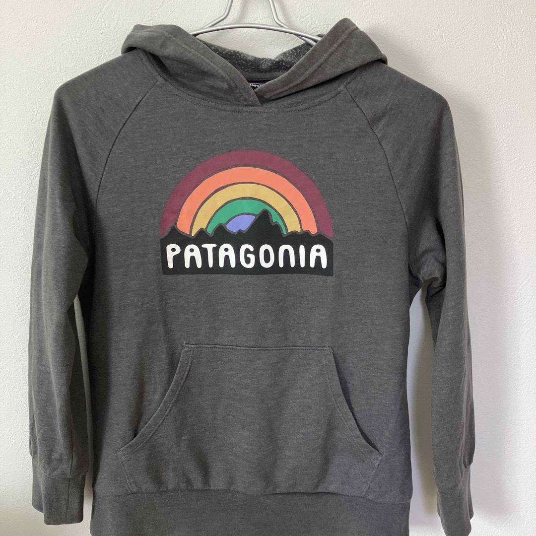 patagonia(パタゴニア)のパタゴニア　Patagonia パーカー フーディー　140 キッズ/ベビー/マタニティのキッズ服女の子用(90cm~)(その他)の商品写真