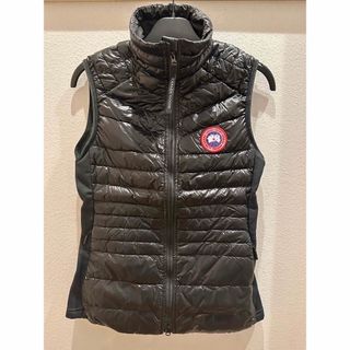 カナダグース(CANADA GOOSE)のCANADAGOOSE 春ダウン　ライトダウンベスト　ブラック(ダウンベスト)