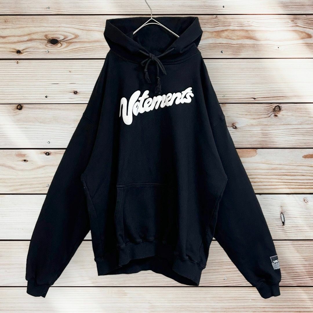 新品　VETEMENTS 刺繍ロゴ　オーバーサイズ　パーカー　Ｓ