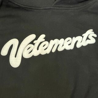 VETEMENTS - 【人気デザイン】ヴェトモン フード刺繍 L スウィートロゴ 