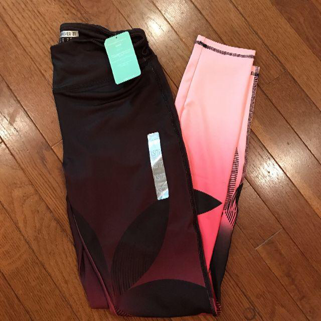 FOREVER 21(フォーエバートゥエンティーワン)のスポーツレギンス【サイズ:XS/10分丈 】 【新品・未使用】 スポーツ/アウトドアのトレーニング/エクササイズ(その他)の商品写真