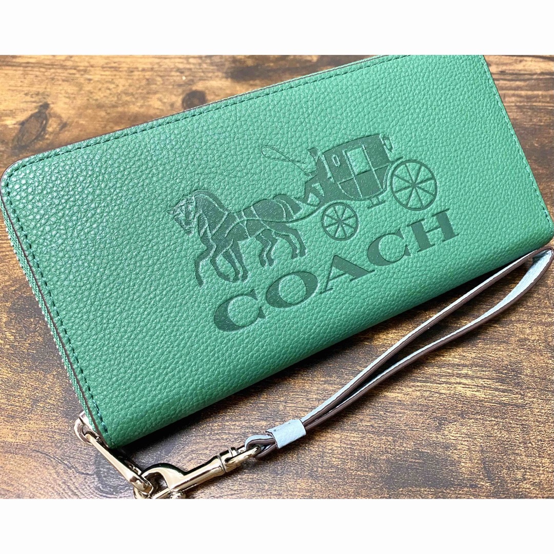 【新品】COACH ロゴ型押し レザーウォレット ヴィヴィッドグリーン